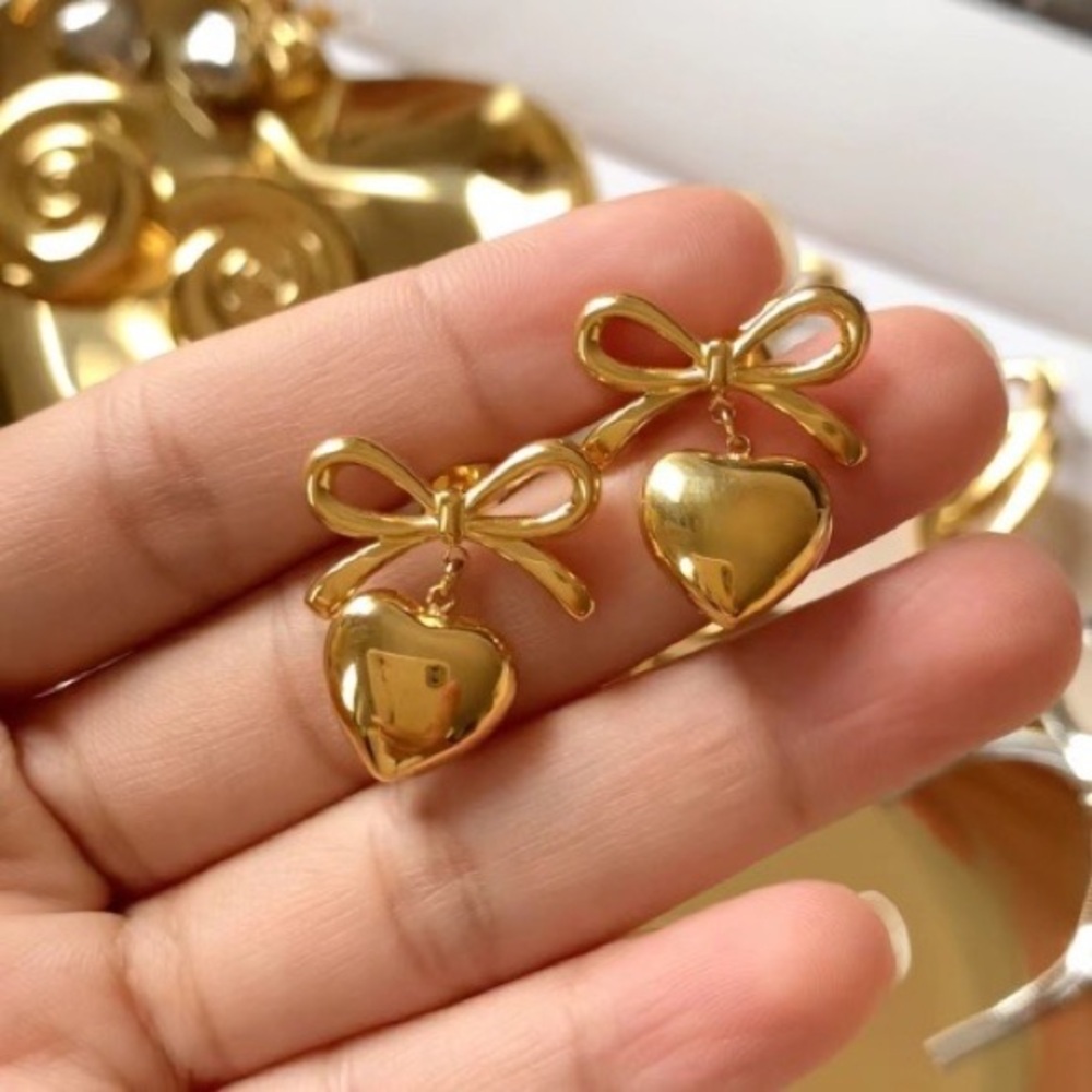 NEW💎18K Gold Bow Earrings*Heart Earrings*Stud Earrings*Dainty Earrings - Picture 5 of 5